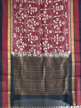 Shop handpainted Chettinad cotton silk Kalamkari saree in maroon with contrast black temple zari border. Lightweight handloom elegance online at Kapaas Katha.