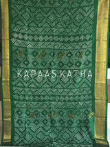 kanjivaram Silk Bandhani Saree, Pure Silk Green Bandhani Saree, Gold Zari Paisley Bandhej Saree, Kapaas Katha Designer Sarees, Hand-Tied Bandhani Silk Sarees Online