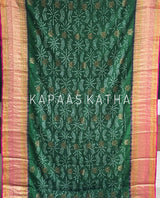 Vasundhara Silk Bandhani Saree, Pure Silk Green Bandhani Saree, Contrast Border Bandhej Saree, Kapaas Katha Designer Sarees, Hand-Tied Silk Sarees Online