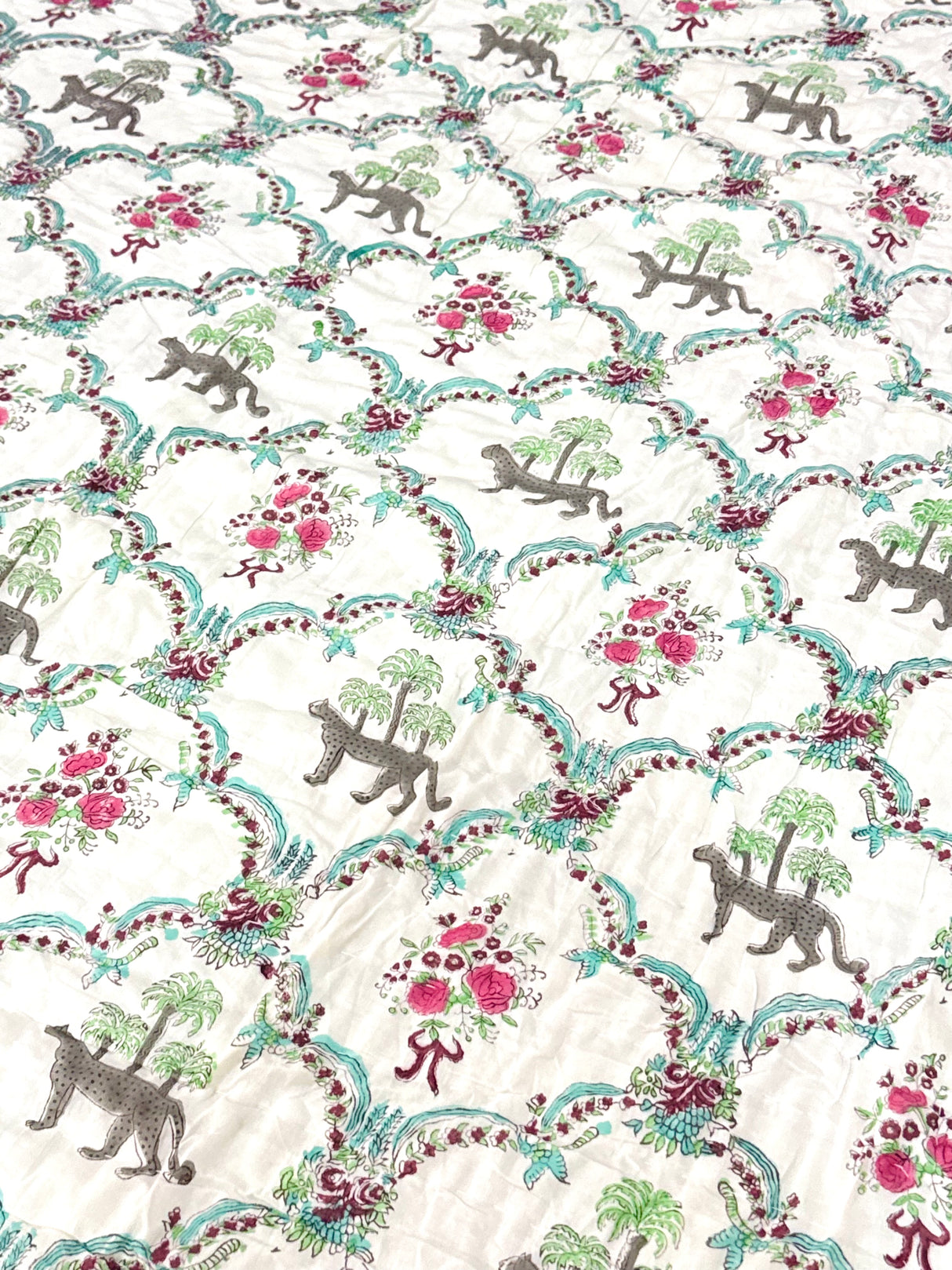 indian-handcrafted-mulmul-reversible-king-size-quilt