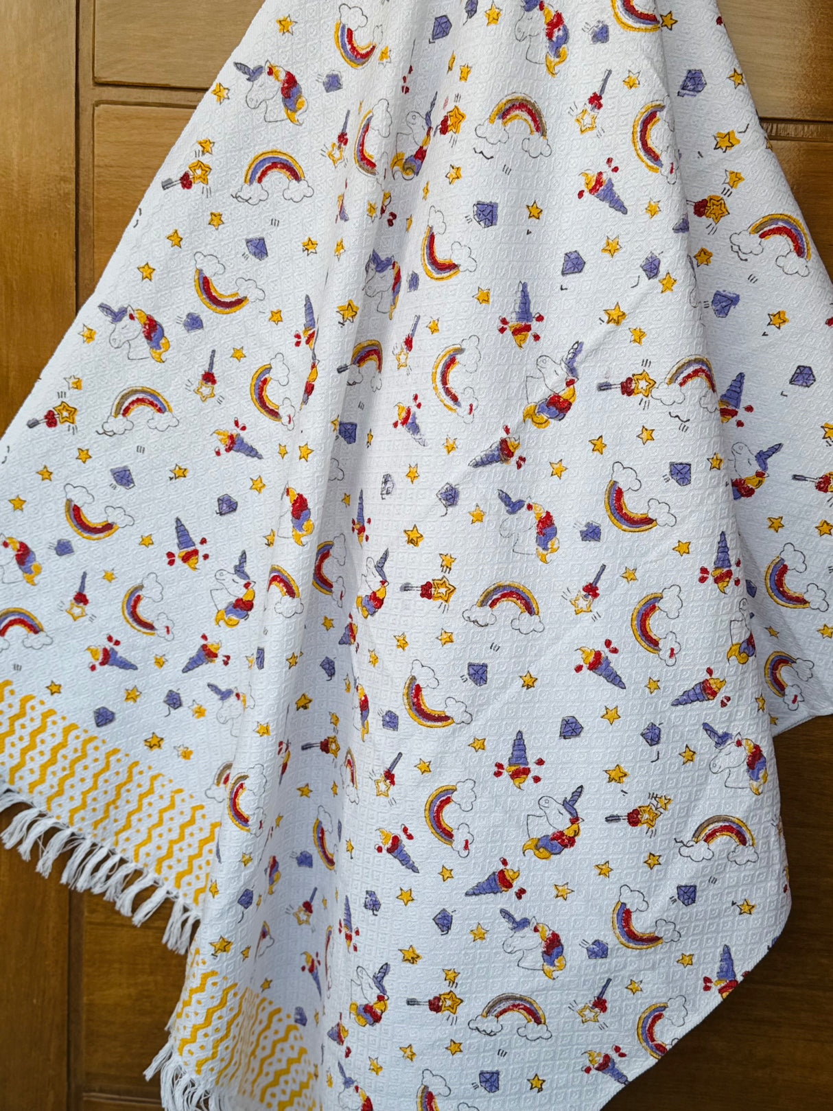 kids-cotton-jacquard-towel-with-rainbow-print