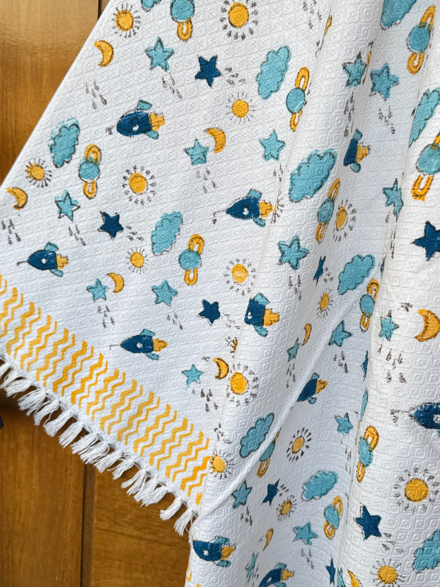 kids-towel-with-planet-and-star-design