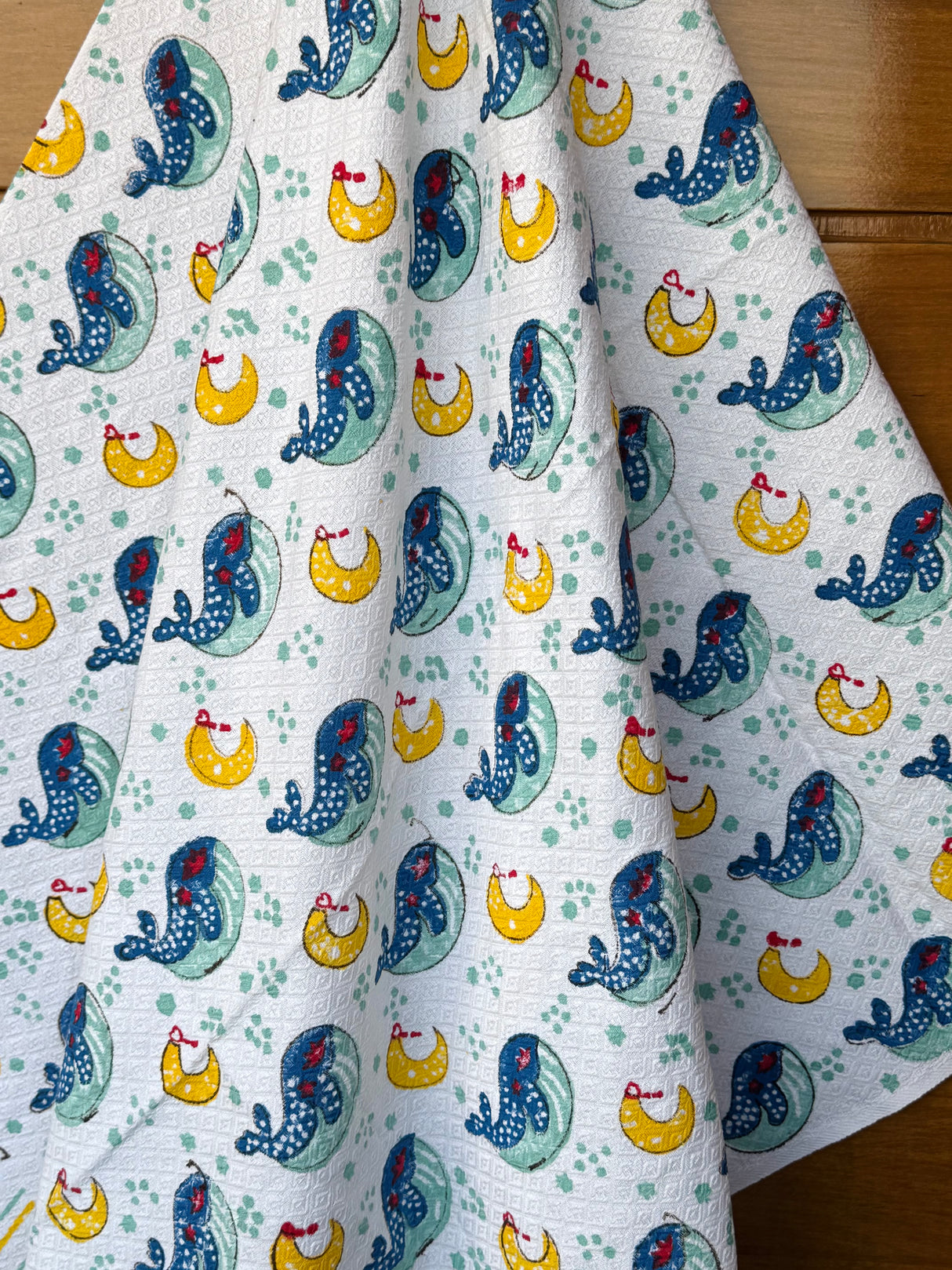 kids-towel-with-whale-and-wave-design