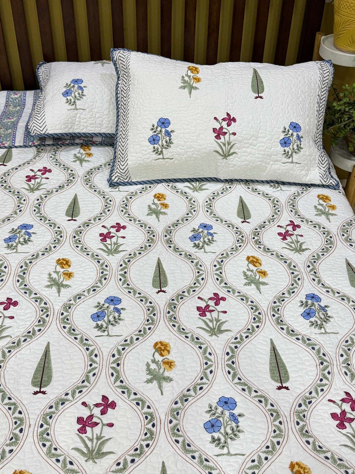king-size-bedcover-tender-bloom-blockprint