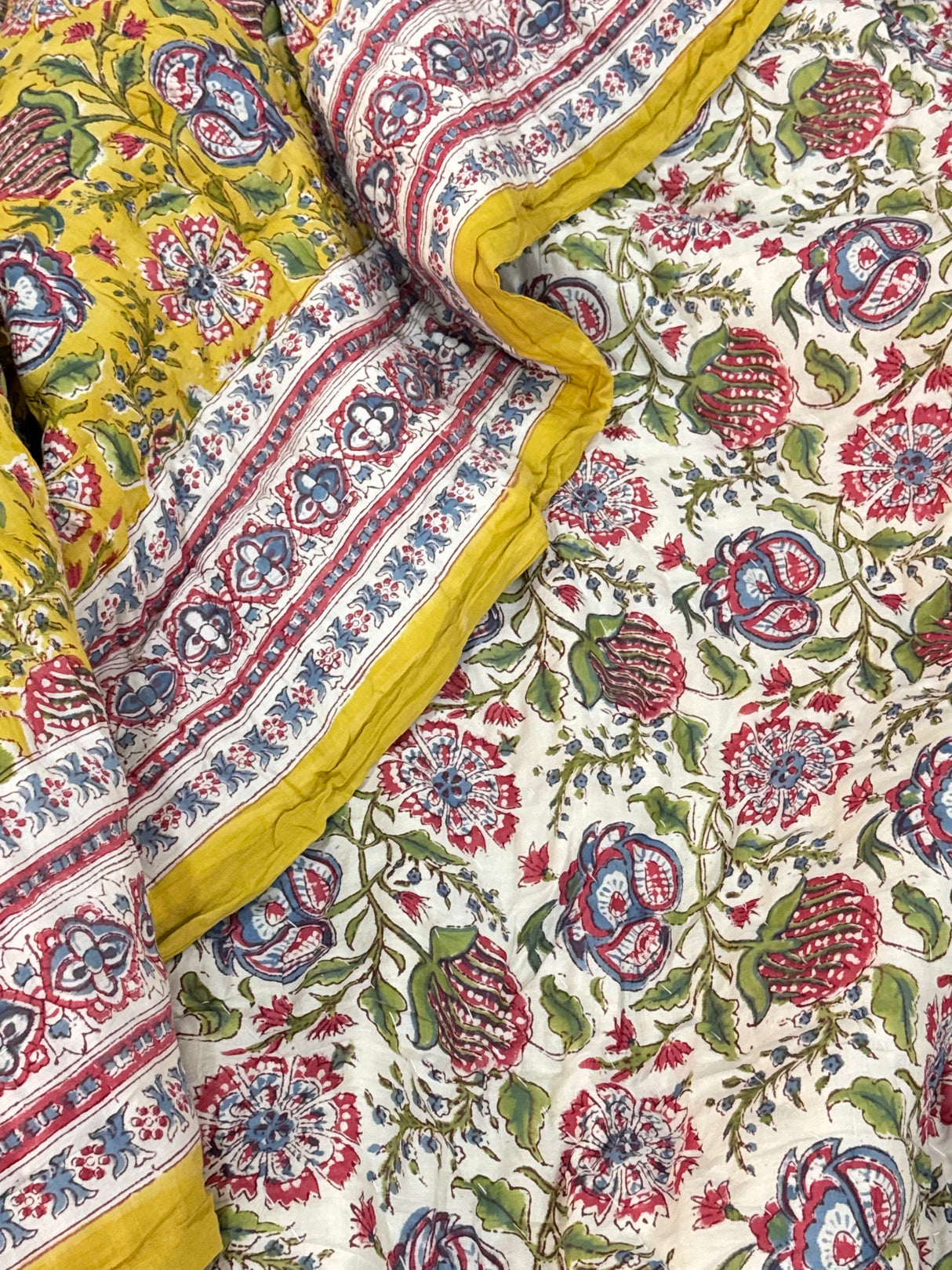 king-size-quilt-with-blossom-blockprint-motifs
