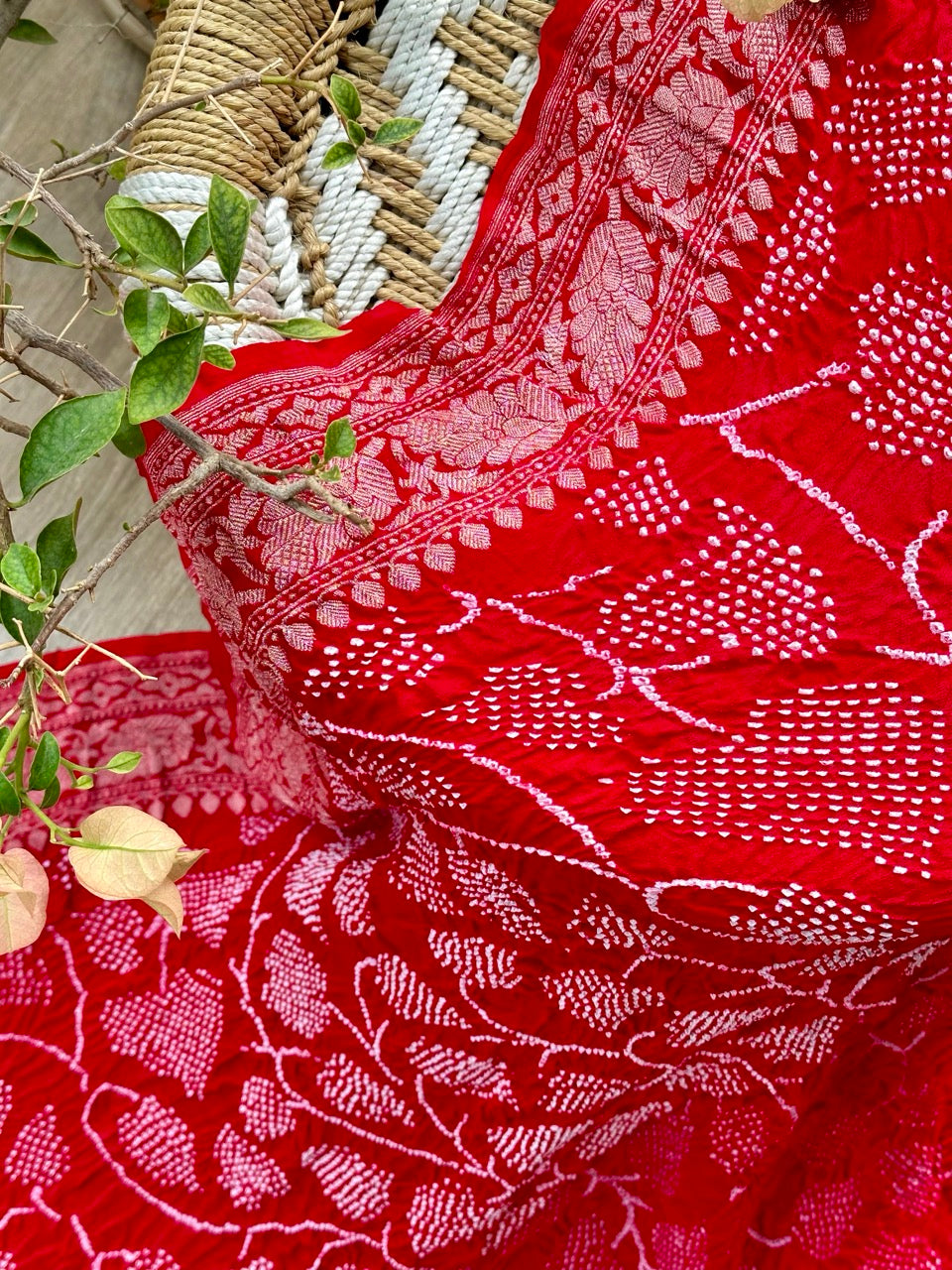 leaf_pattern_red_bandhani_dupatta