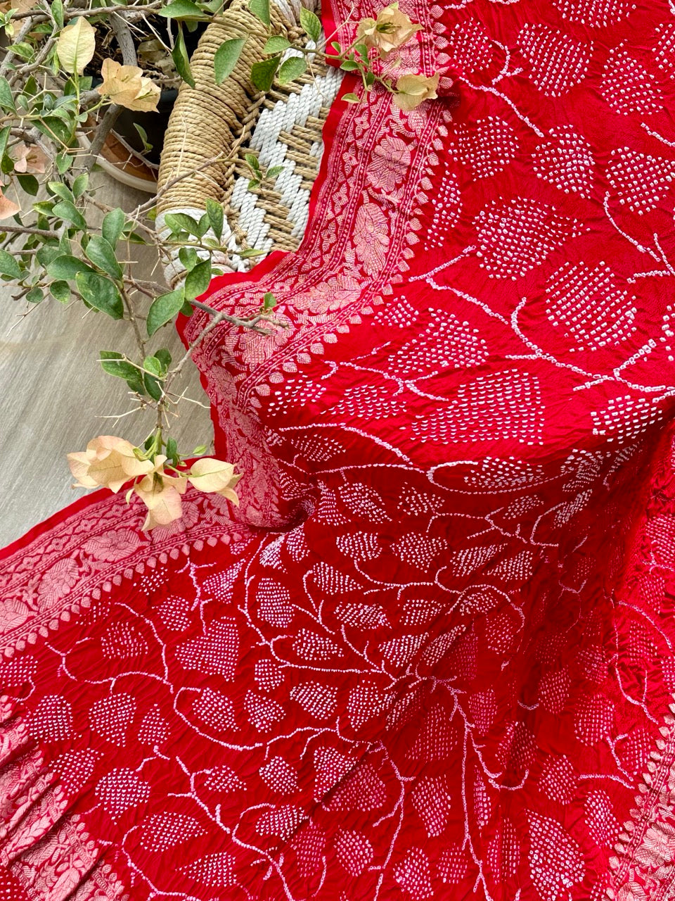 leaf_pattern_red_bandhani_dupatta