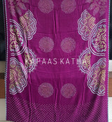 Kapaas Katha presents Leher Grandeur Pure Gajji Silk Bandhani Saree, draped in wave-like bandhani artistry & pure silk grandeur. Shop now!