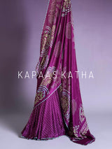 Kapaas Katha presents Leher Grandeur Pure Gajji Silk Bandhani Saree, draped in wave-like bandhani artistry & pure silk grandeur. Shop now!