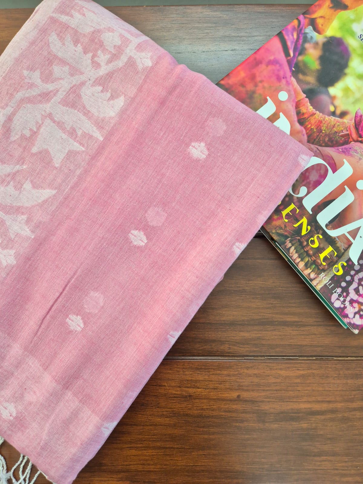 Elegant Mulmul Cotton Saree made on Jacquard Loom in Ligh Pink Colour