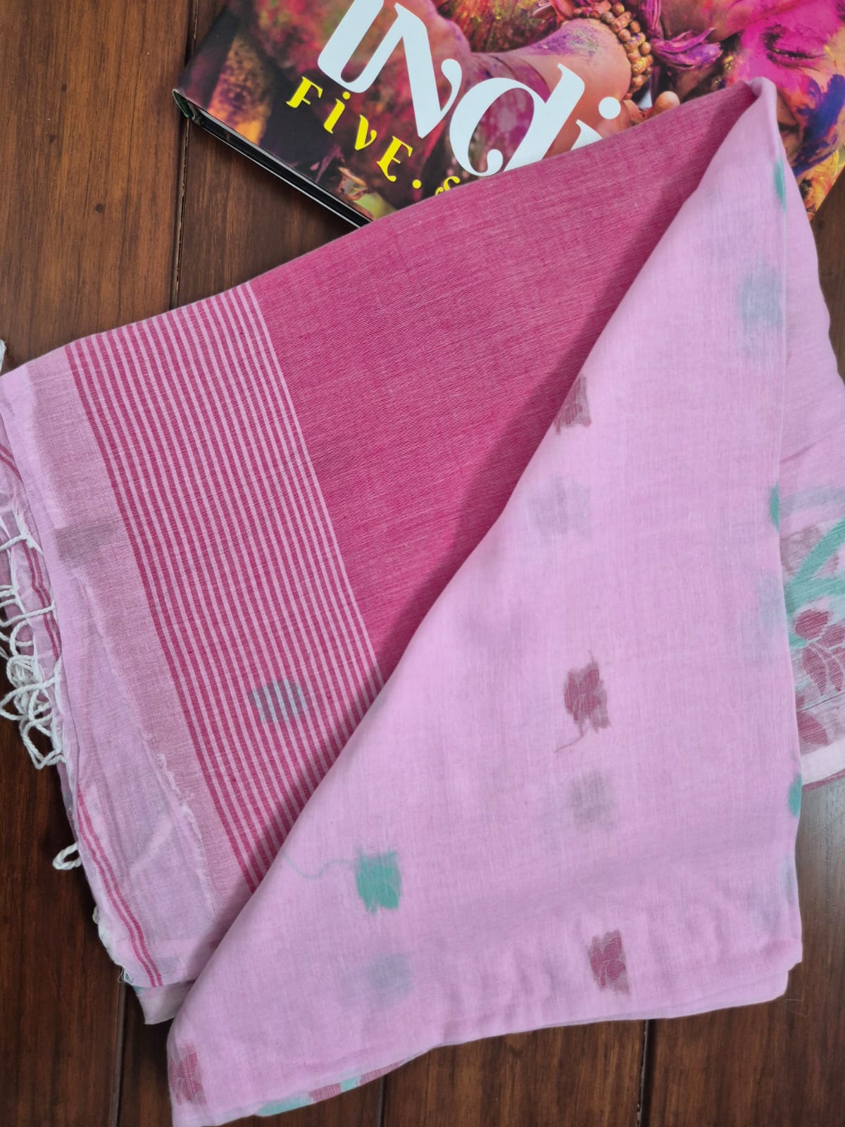 Elegant Mulmul Cotton Saree made on Jacquard Loom in Light Pink and Red Colour