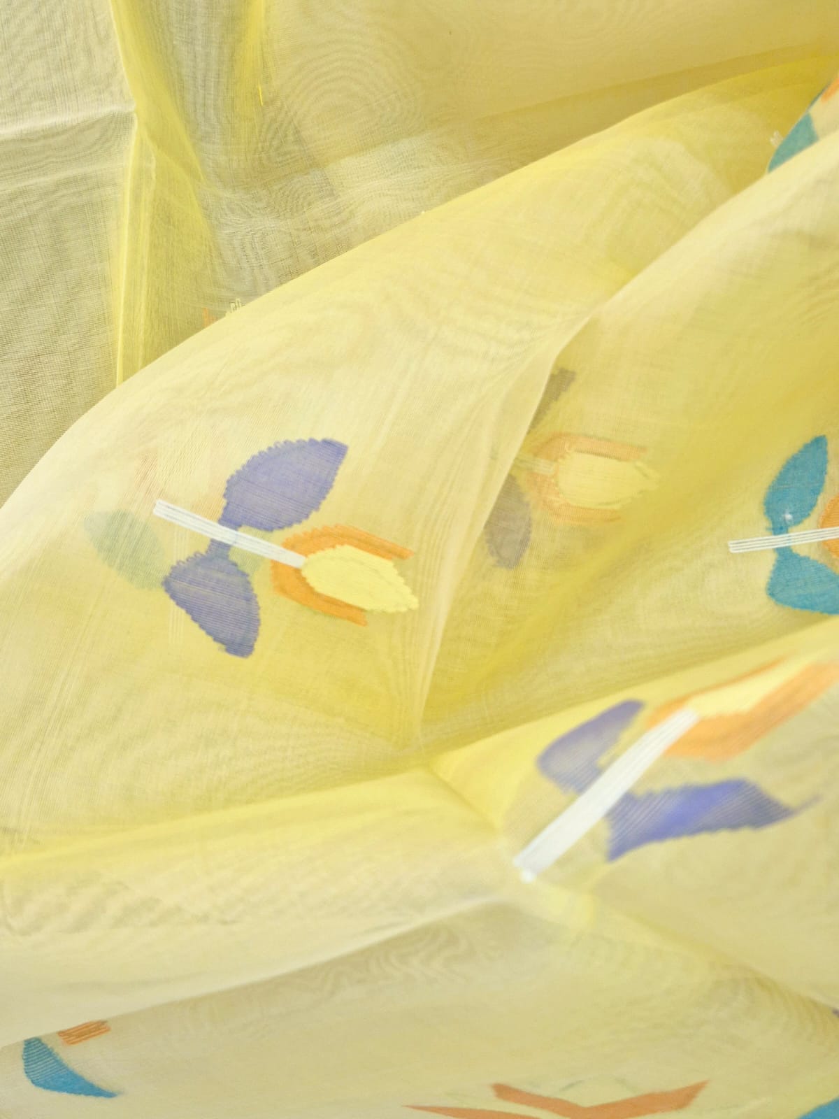 Light Yellow Handloom Muslin Silk Saree with Jamdani weaving