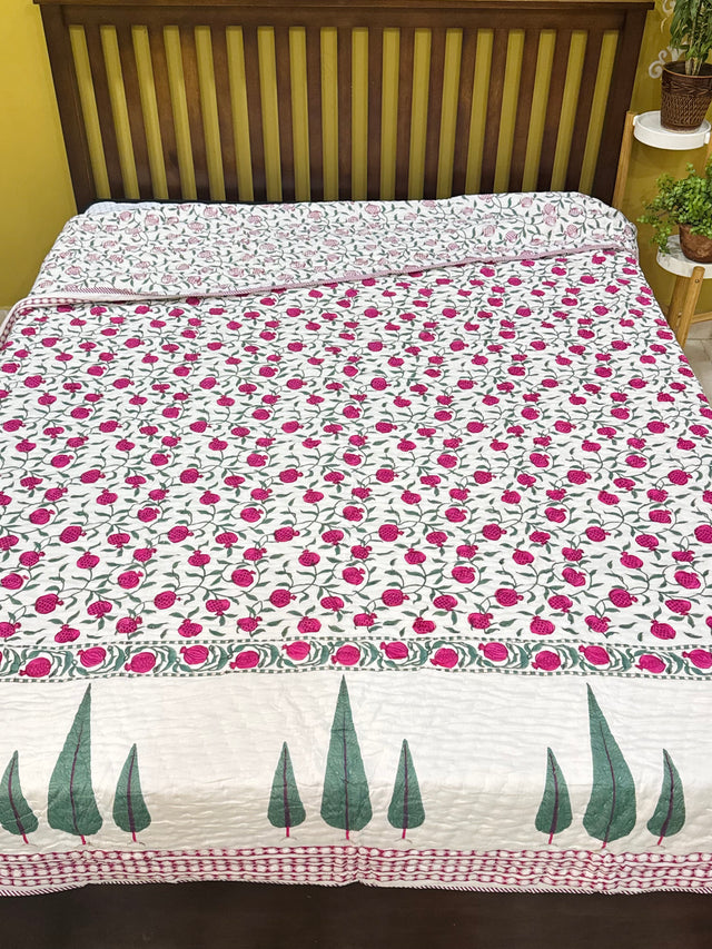 lightweight-reversible-quilt-with-botanical-design