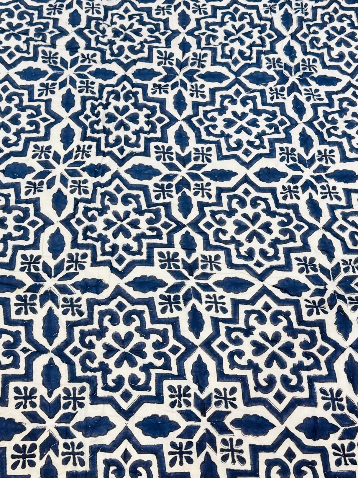 lightweight-reversible-quilt-with-traditional-motifs