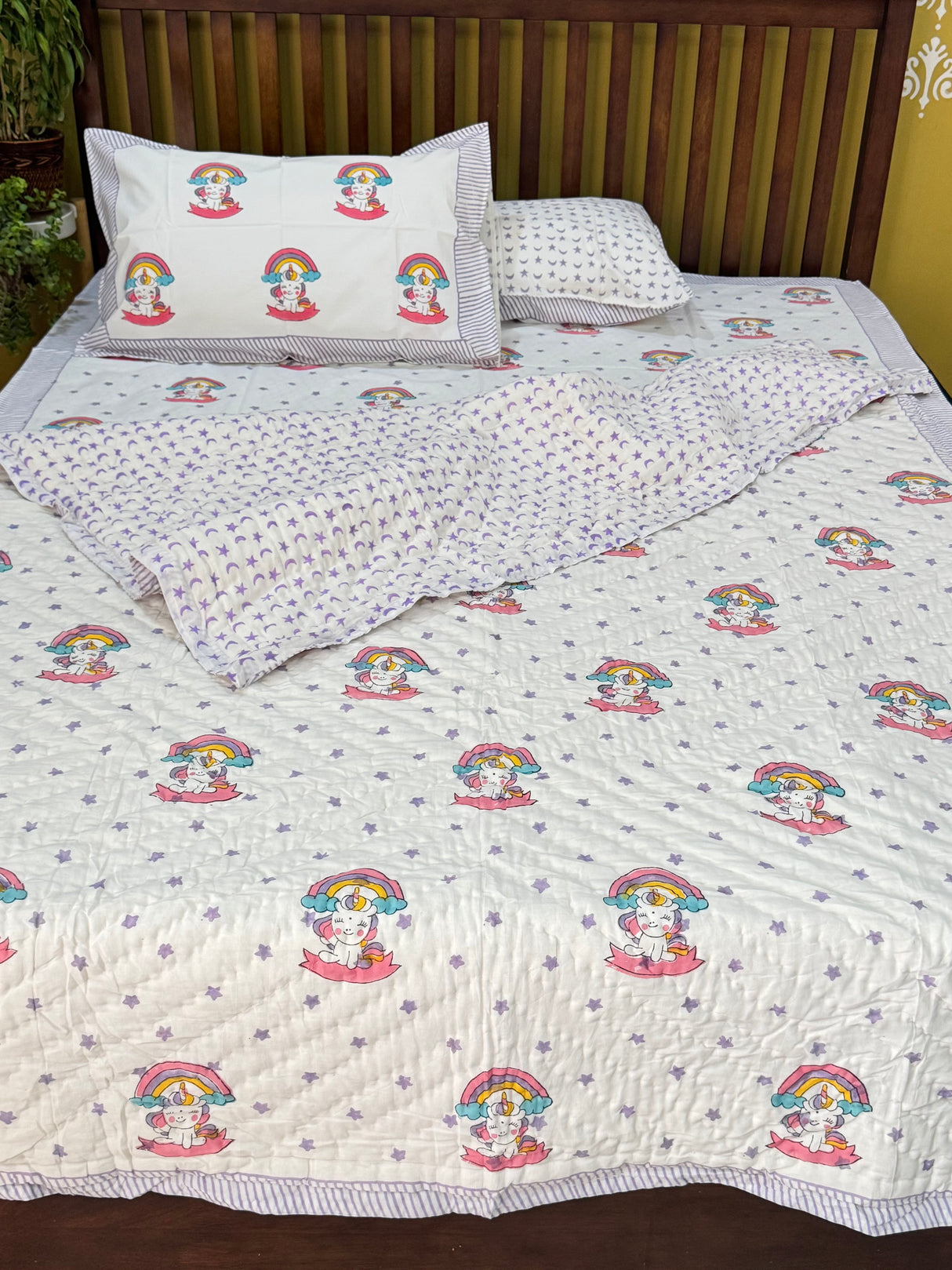 lightweight-unicorn-world-kids-mulmul-handblock-quilt