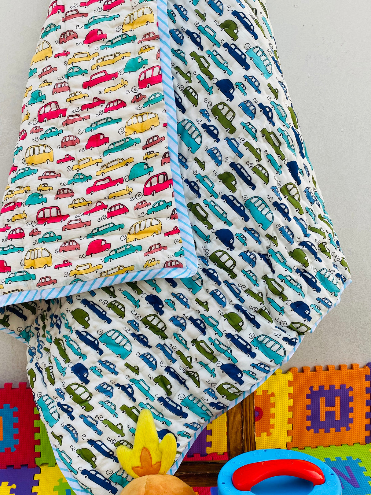 car theme quilt for kids made in India with azo free dyes ideal for bulk gifting in Australia and South Africa