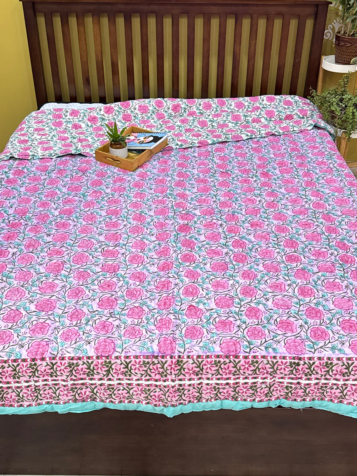 luxe-gardenloom-handblock-queen-size-cotton-quilt