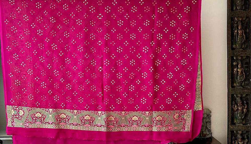 Magenta Exclusive Handloom Pure Banarasi Silk Bandhani Saree