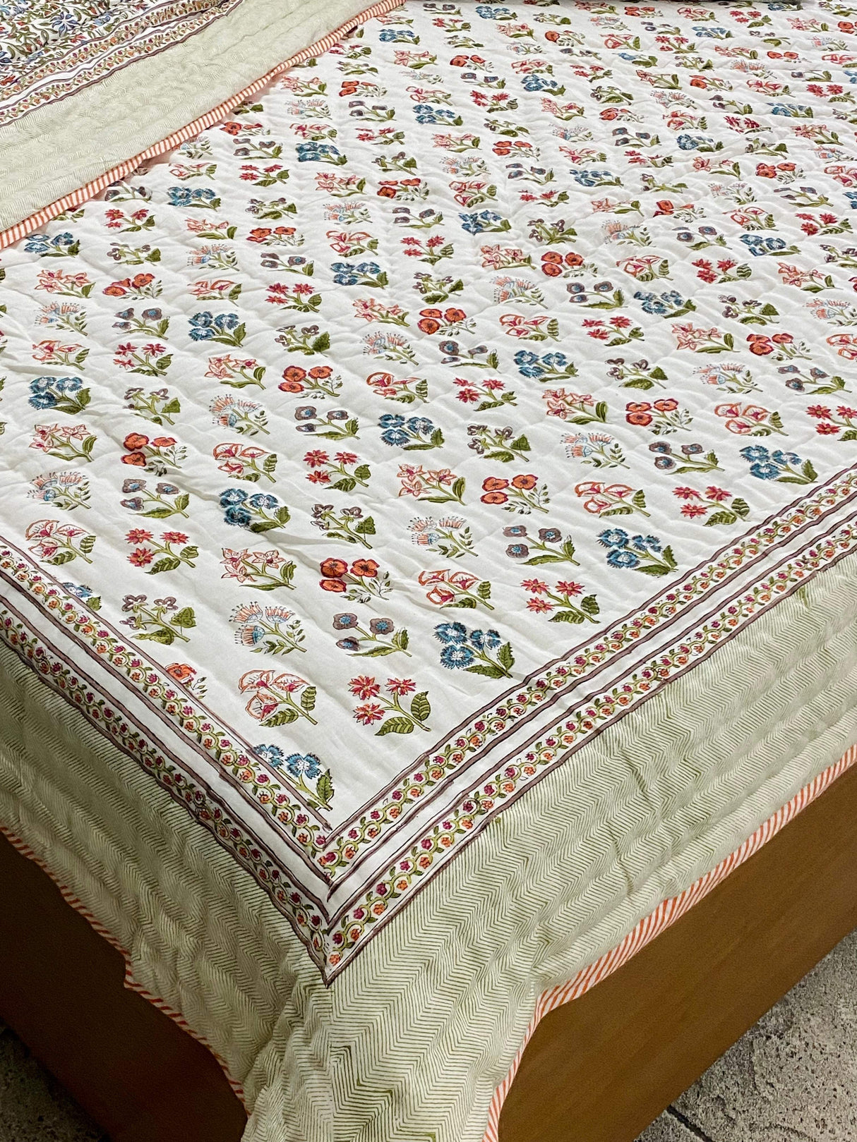 multi-color-flower-king-cotton-quilt-front-view