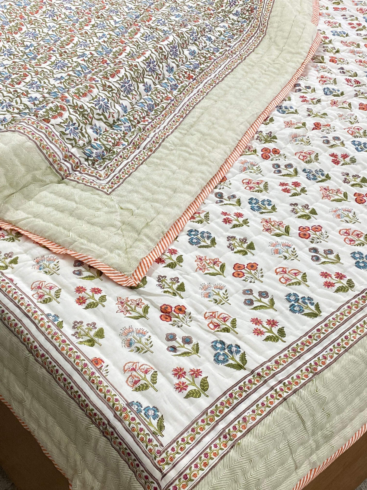 multi-color-flower-king-cotton-quilt-overall-view