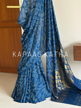 Shop stylish pure Munga Silk Bandhani saree featuring gold zari floral mandalas and paisley pallu. Lightweight, vibrant, and ideal for festive celebrations.
