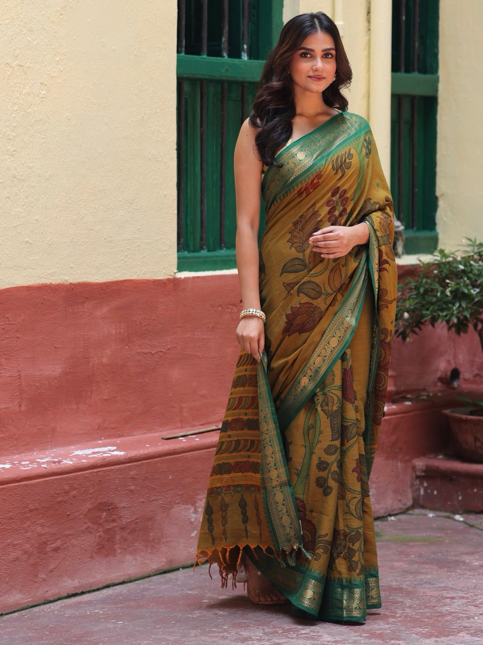 mustard-green-cotton-kalamkari-saree-styled-look-side-angle