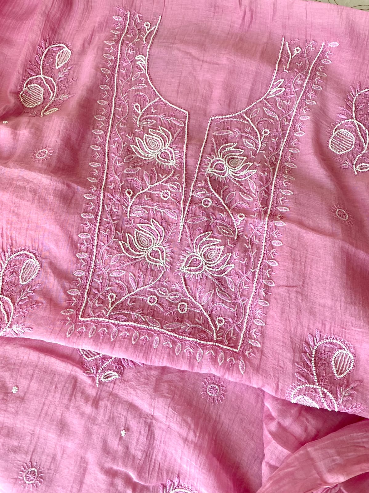 nazraana-chikankari-chanderi-mul-unstitched-suit-set-lucknowi