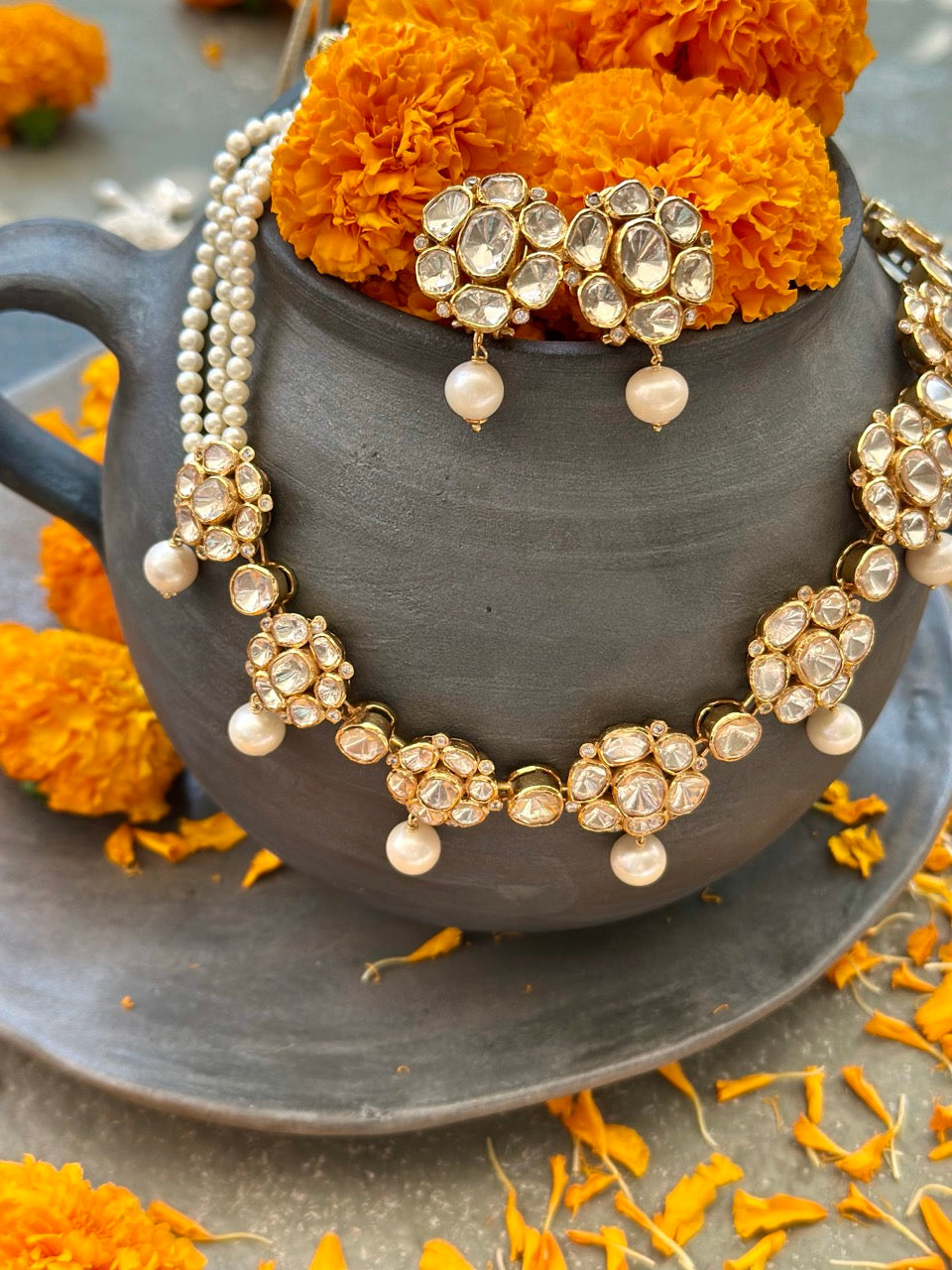 neelakshi-royale-traditional-and-contemporary-moissanite-polki-necklace-and-earrings