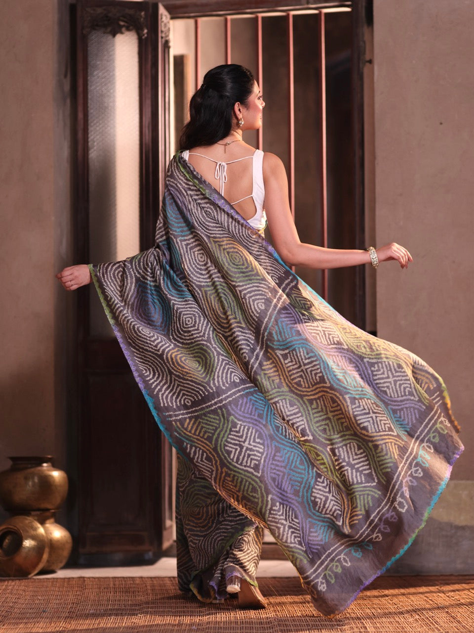 neelchakra-grey-munga-silk-bandhani-saree-with-multicoloured-bandhani