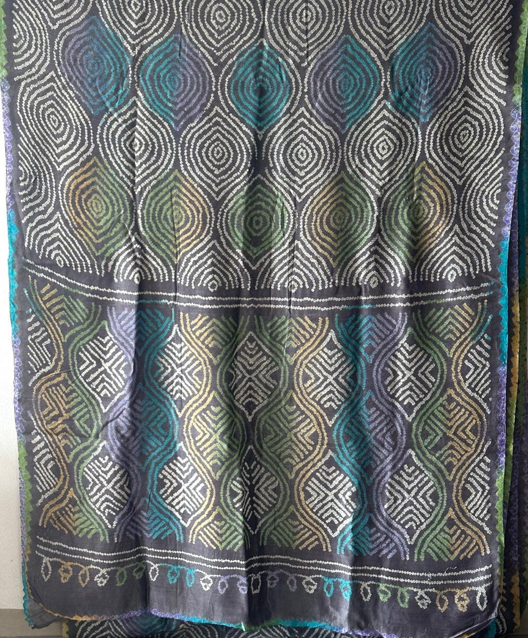 neelchakra-grey-munga-silk-bandhani-saree-with-multicoloured-bandhani
