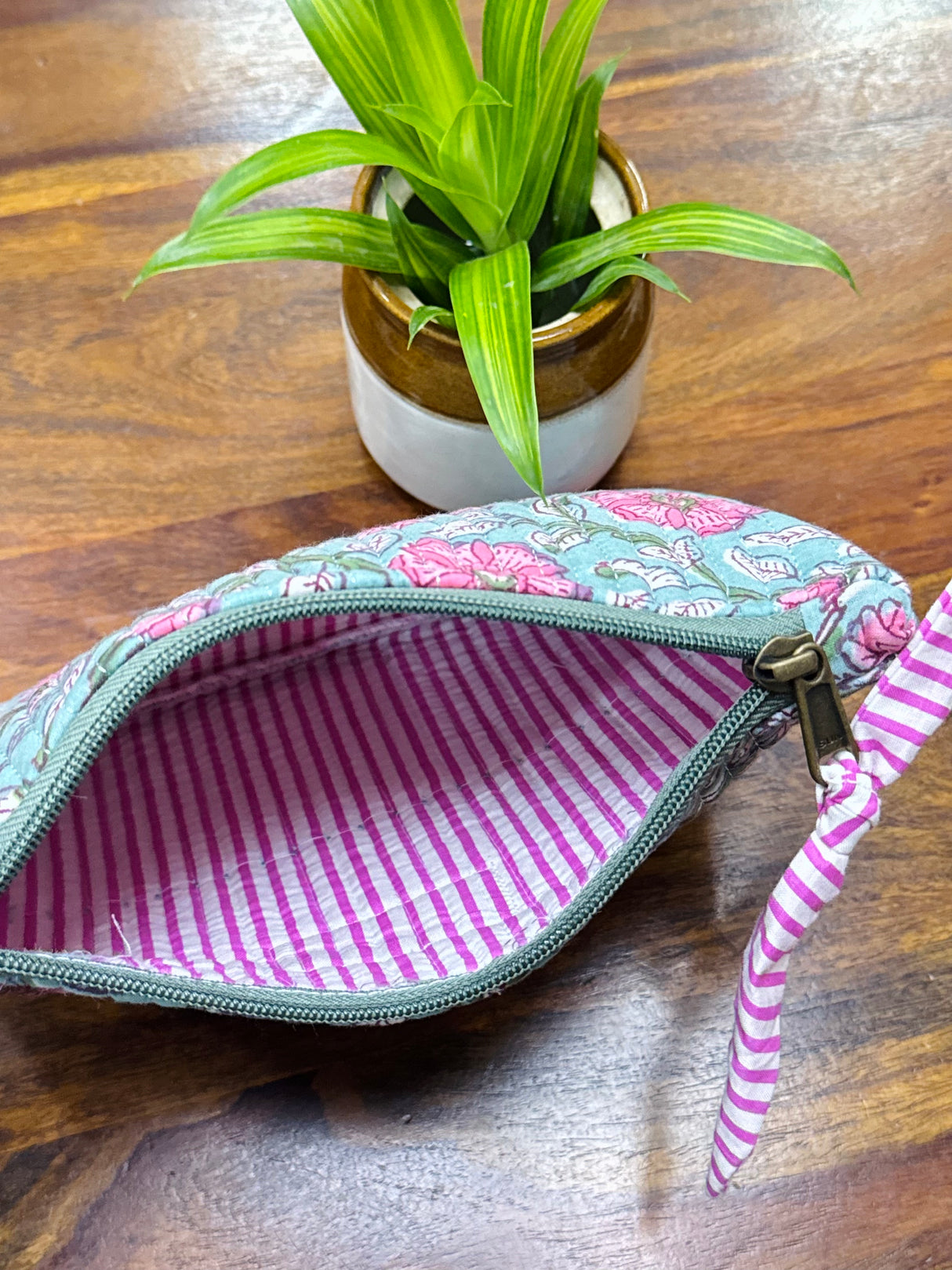 new-gifting-daily-luxe-flat-pouch-organiser-set-of-3