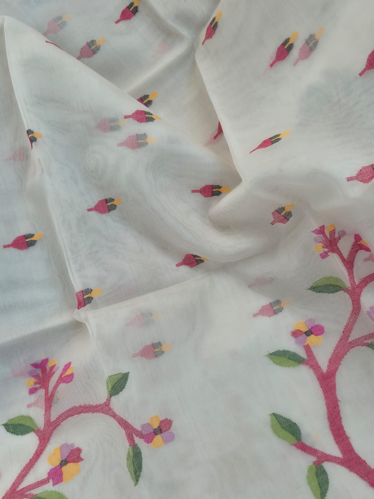 Off White Handloom Muslin Silk Saree with Jamdani weaving