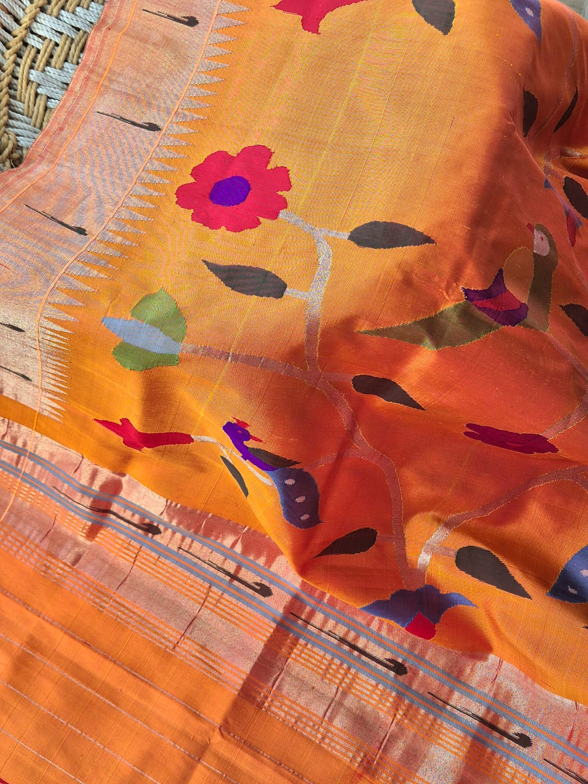 paithani-handloom-silk-dupatta-with-narrative-design