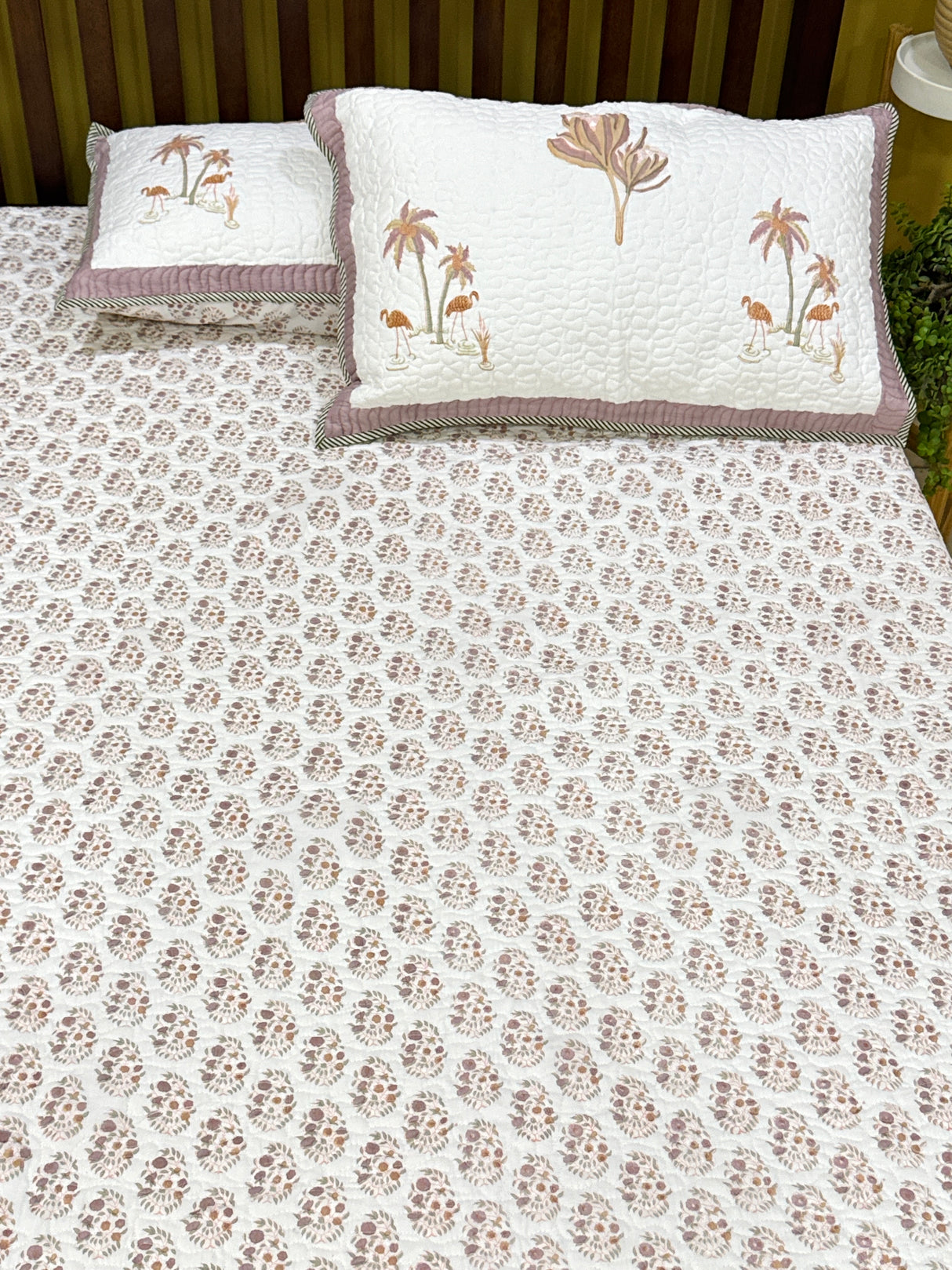 premium-palm-print-quilted-bedcover