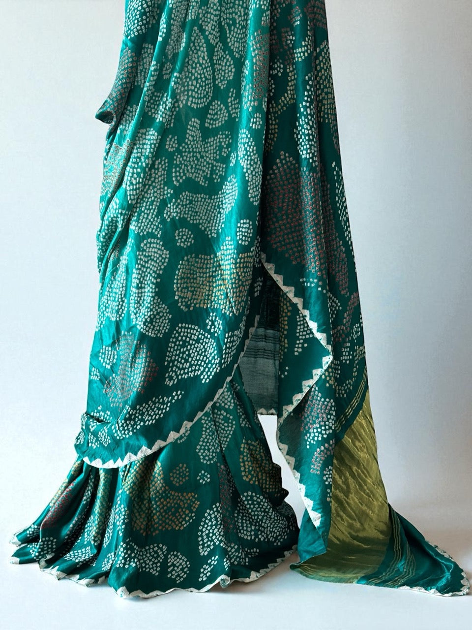 panna-rekha-turquoise-green-pure-gajji-silk-bandhani-saree