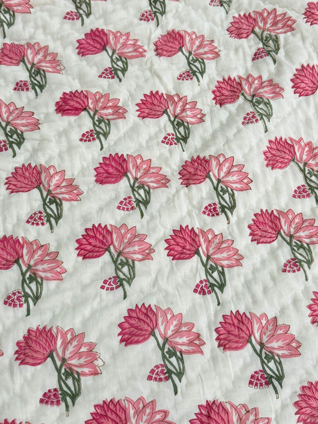 pink-blue-floral-single-cotton-quilt-side-view