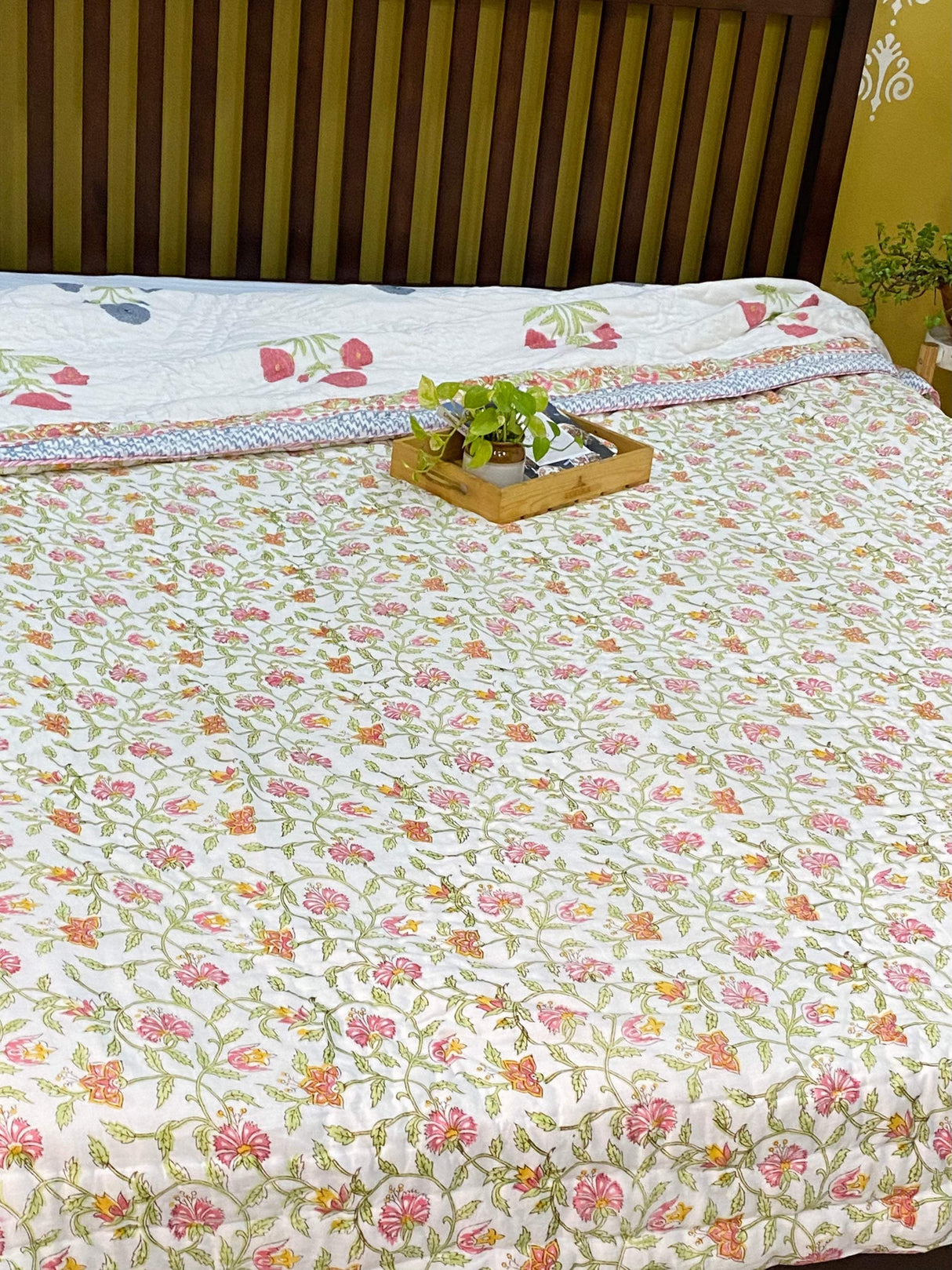 pink-blue-flower-king-cotton-quilt-design-view