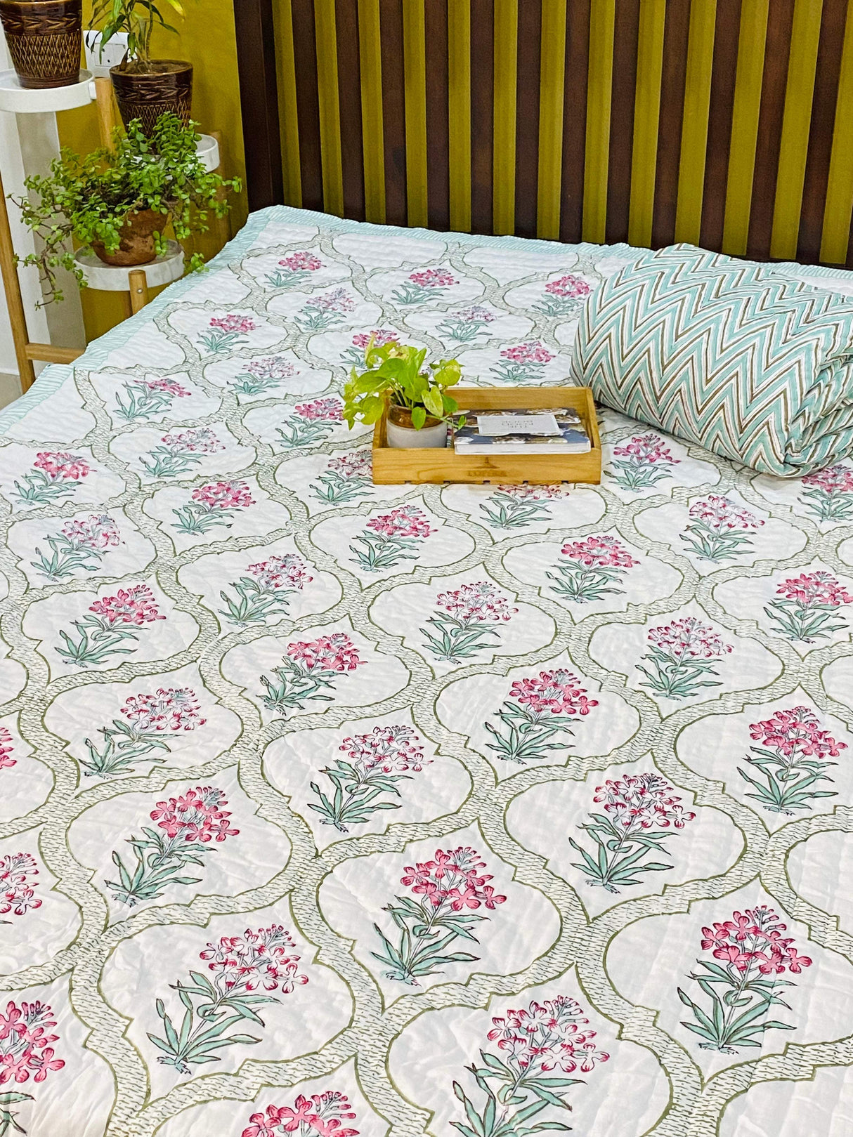 pink-flower-single-cotton-quilt-full-view