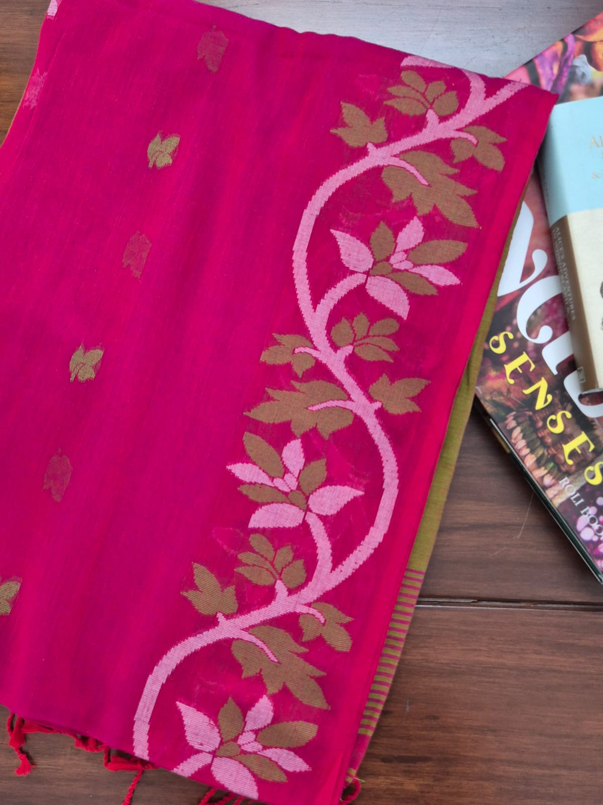 Elegant Mulmul Cotton Saree made on Jacquard Loom in Pink and Green Colour