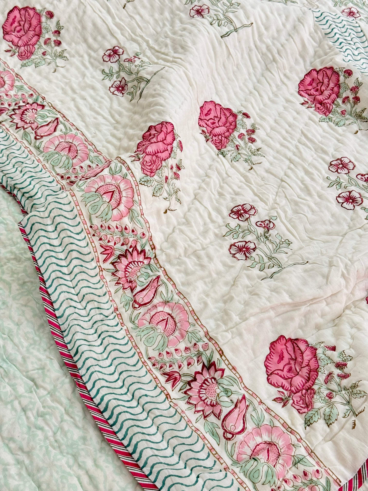 pink-rose-double-cotton-quilt-complete-view