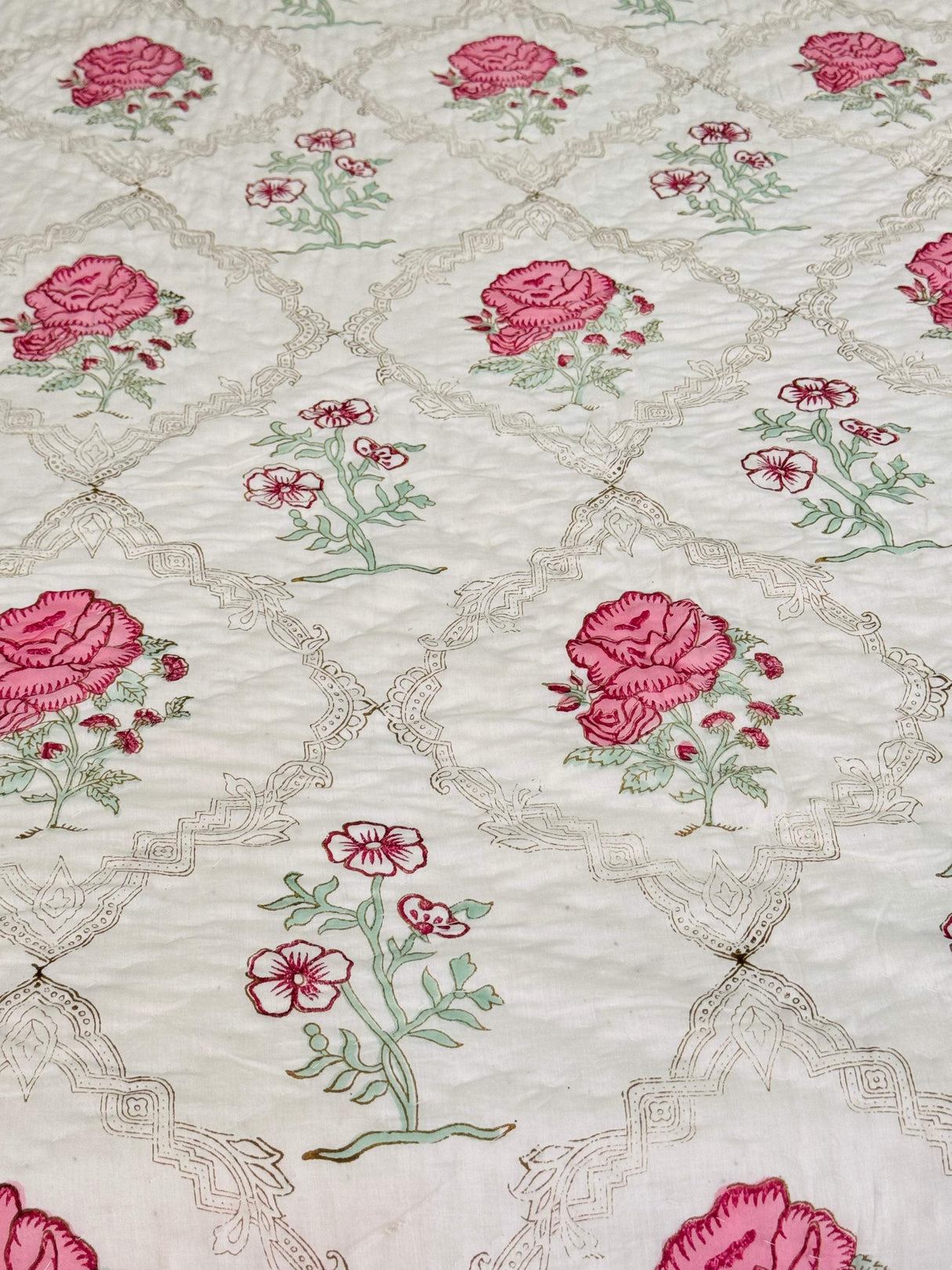 pink-rose-double-cotton-quilt-design-view