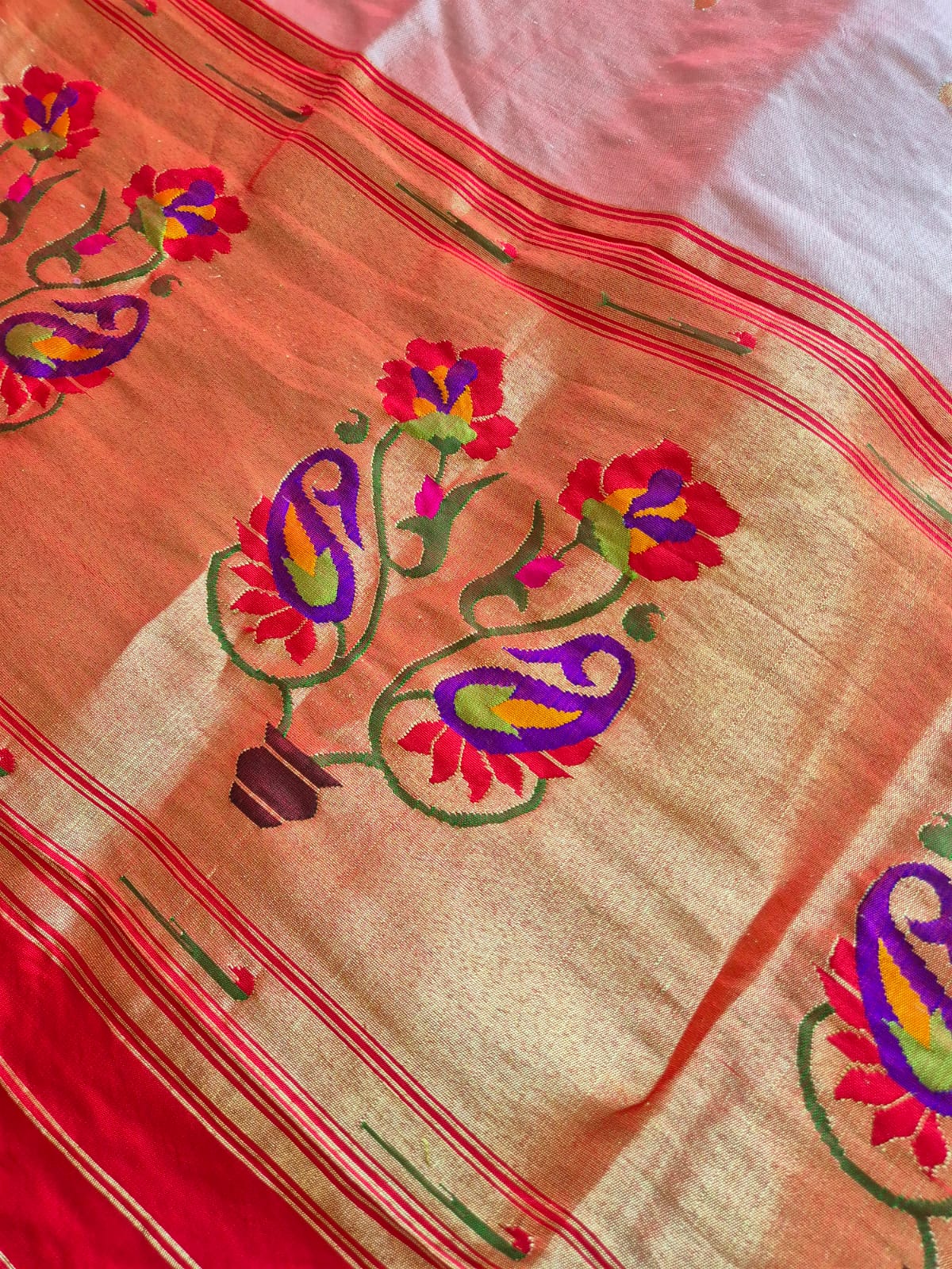 Handloom Pure Silk Pathani Dupatta with Swan Theme In Pink colour