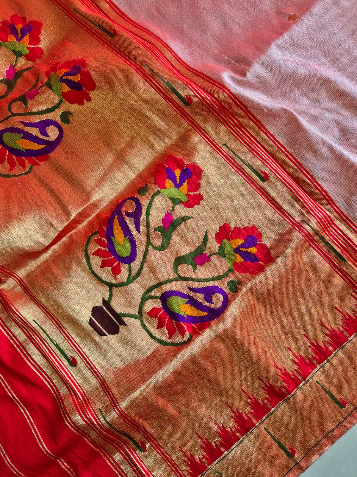 Handloom Pure Silk Pathani Dupatta with Swan Theme In Pink colour