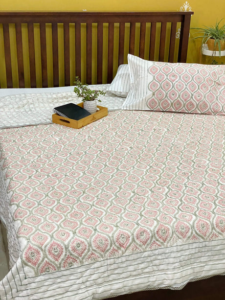 pink-theme-double-cotton-quilt-full-view