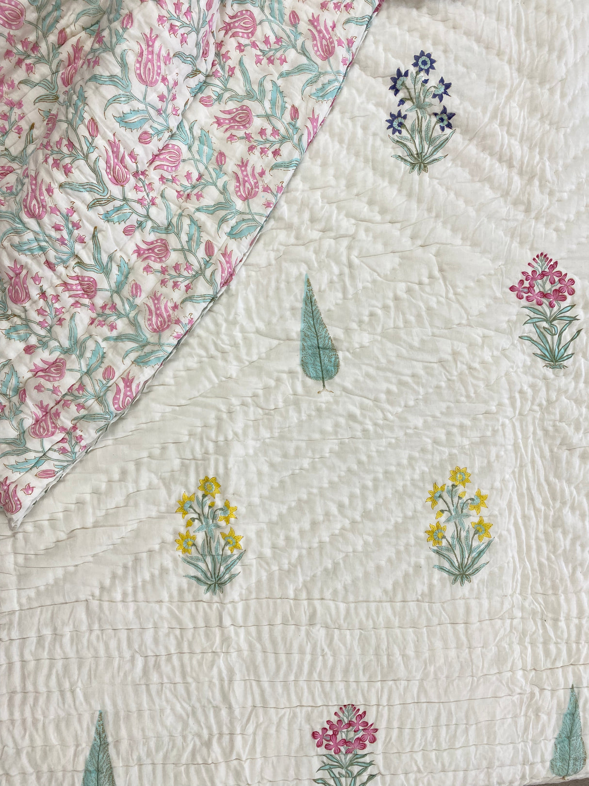 pink-yellow-flower-double-cotton-quilt-side-view