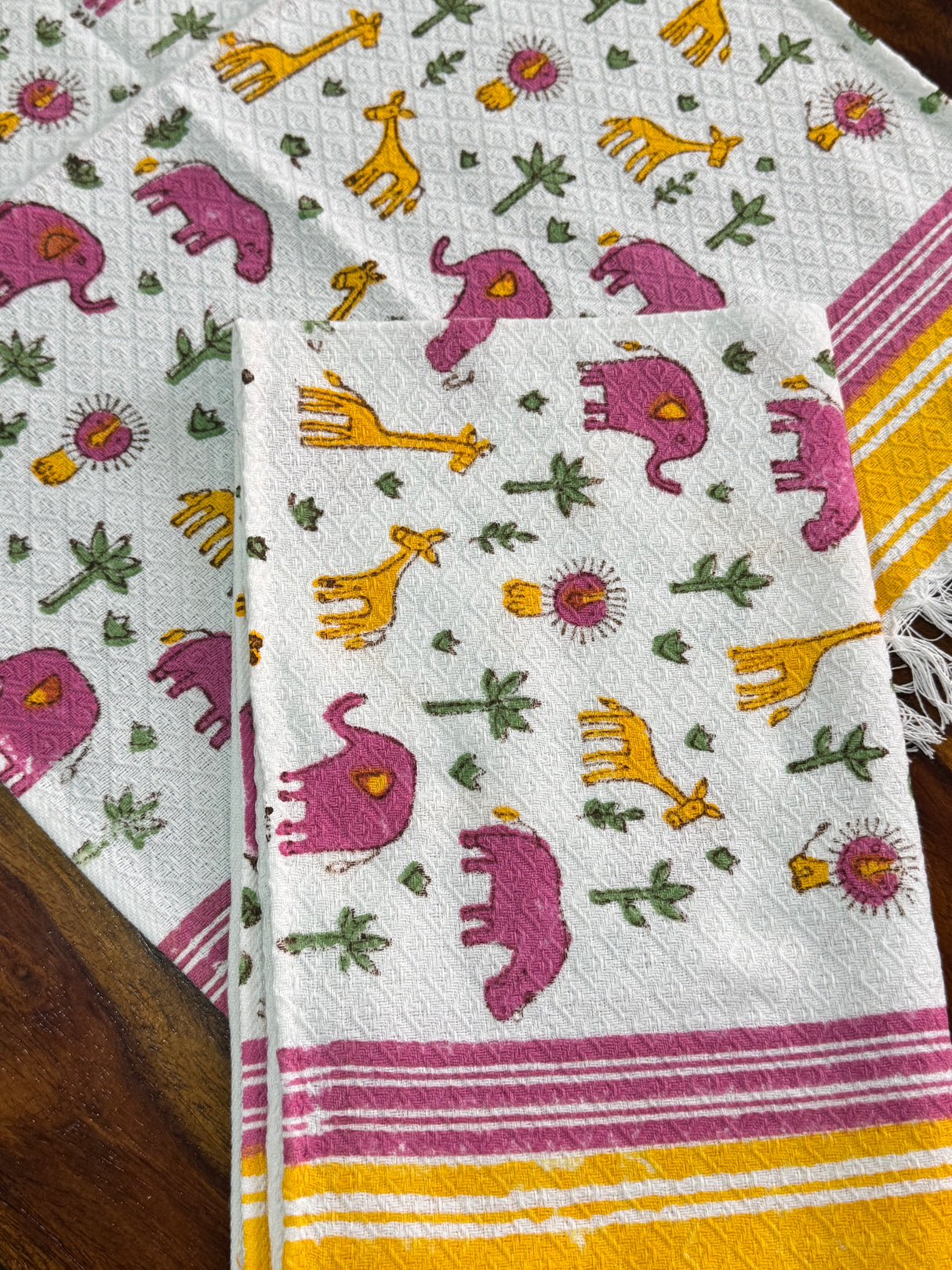 playful-animal-parade-kids-cotton-jacquard-towel-set