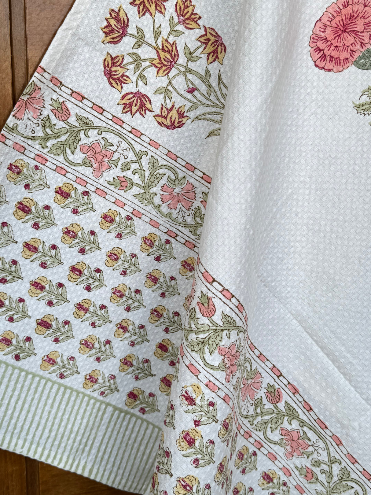 lightweight-soft-handblock-cotton-bath-towel