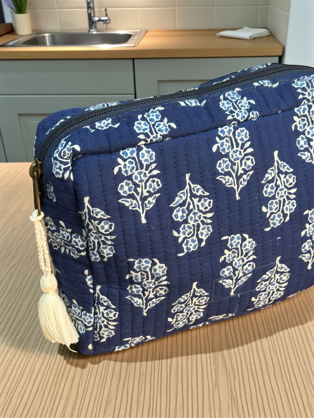 premium-indigo-vine-blockprint-cotton-quilted-pouch