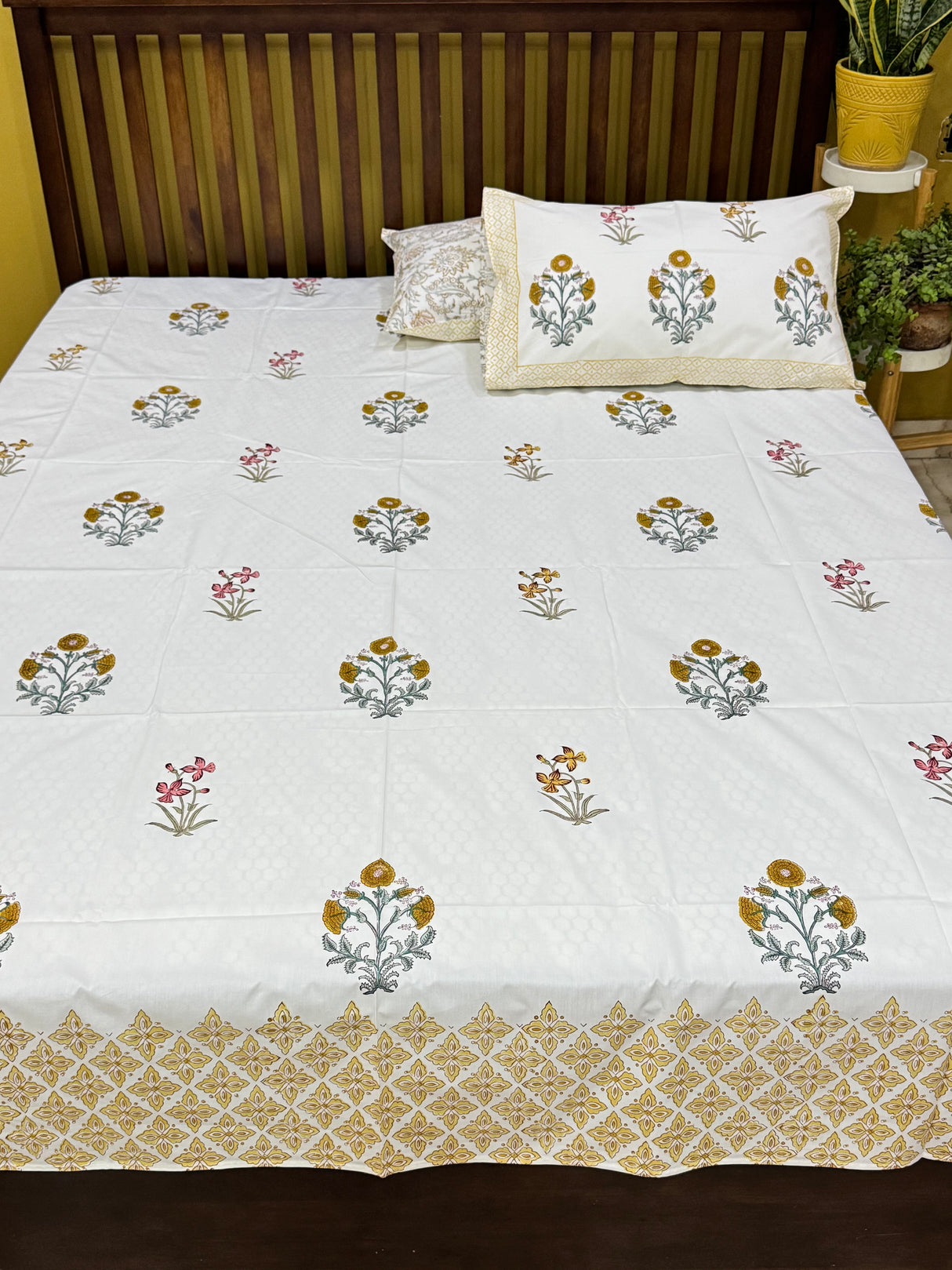 printed-lustrous-bloom-pure-cotton-bedsheet-handblock