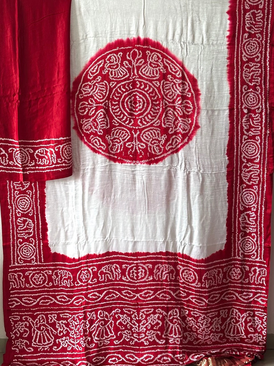 pure-gajji-silk-offwhite-red-rasmandal-circle-bandhani-saree